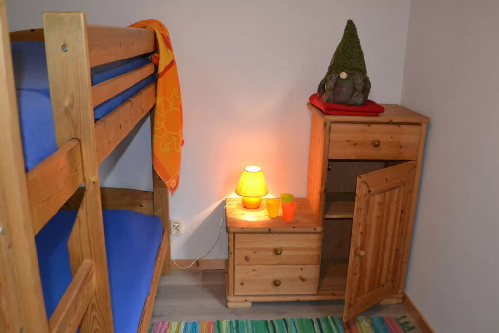 266908-Bedroom