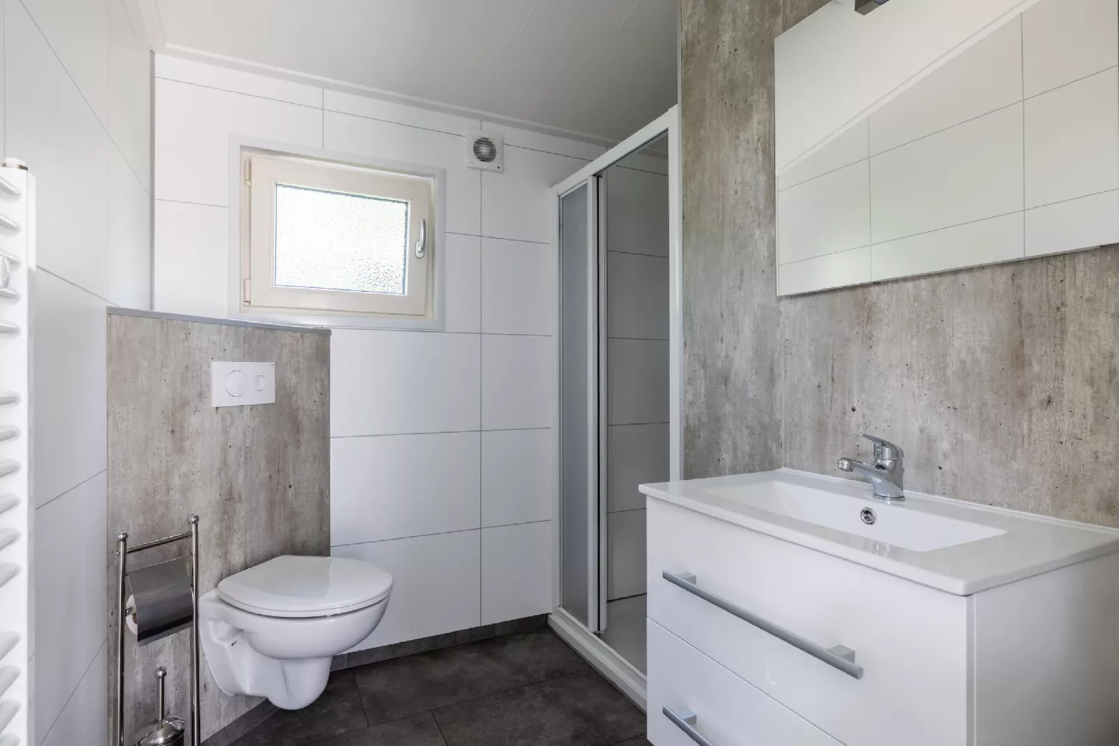 Vakantiepark De Rimboe & De Woeste Hoogte 13-Bathroom