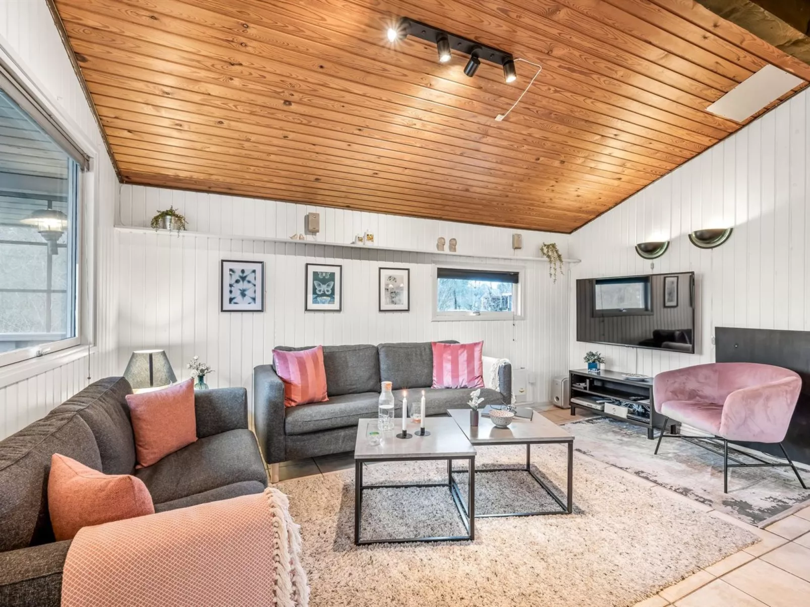 "Barni" - 11km from the sea-Inside