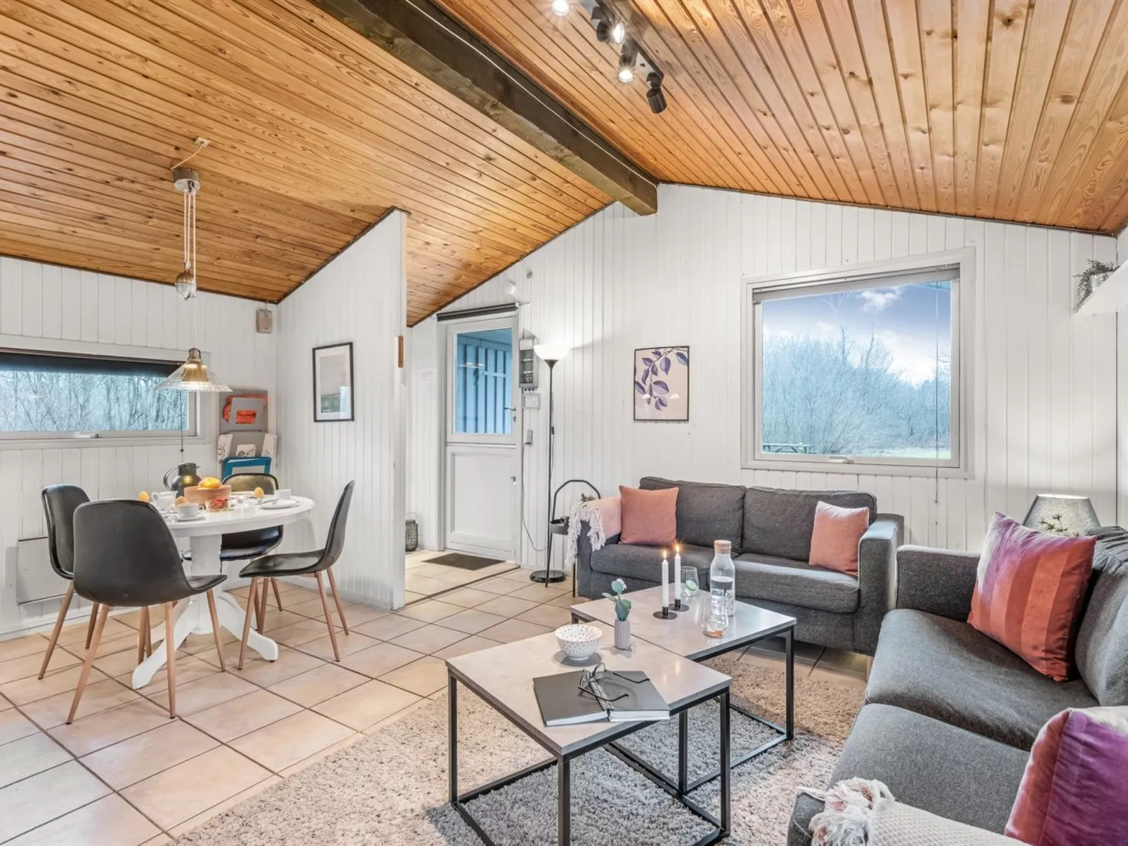 "Barni" - 11km from the sea-Inside