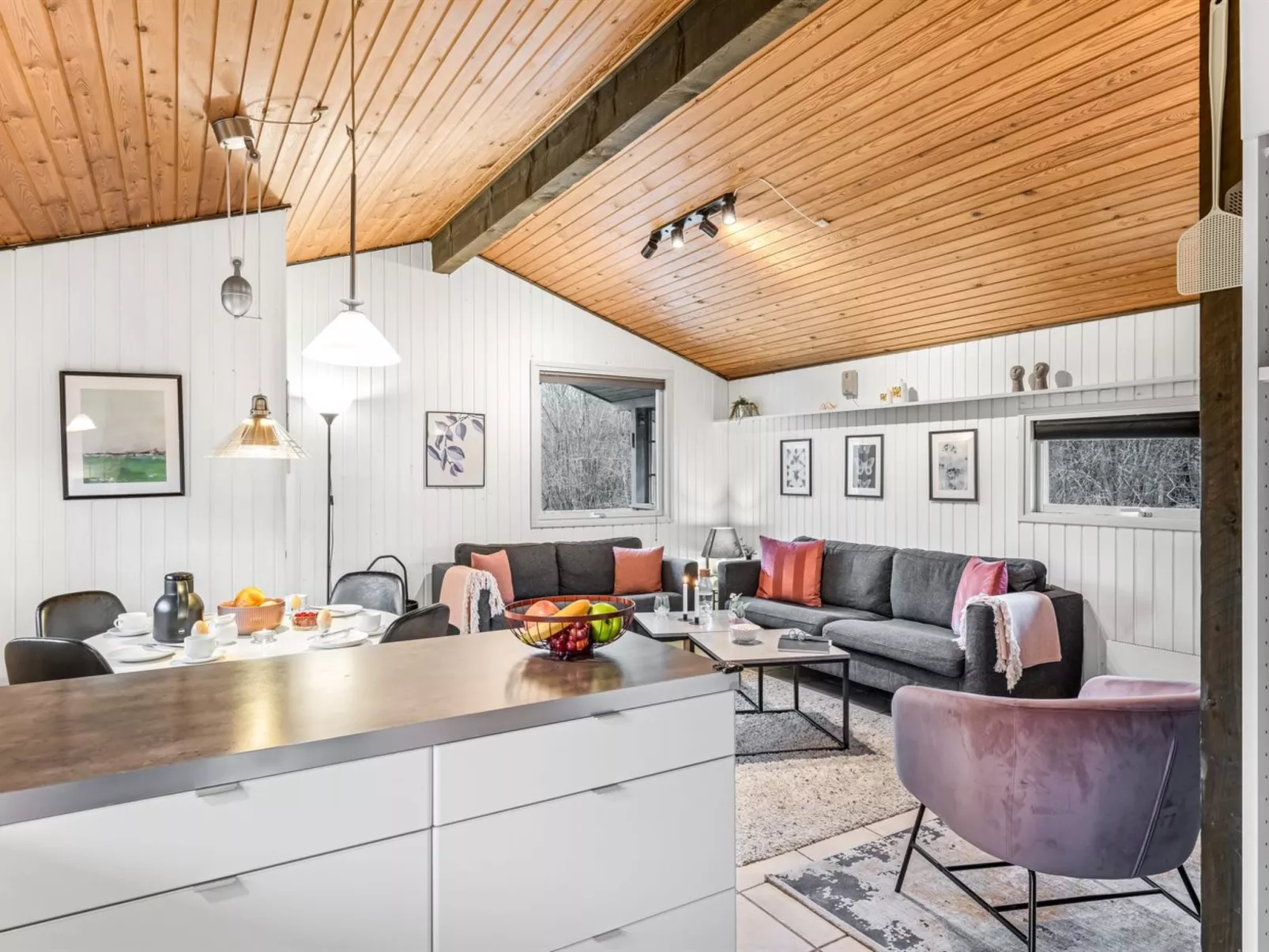 "Barni" - 11km from the sea-Inside