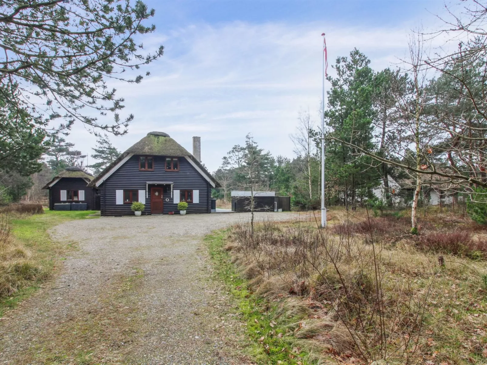 "Oluf" - 1.3km from the sea-Outside