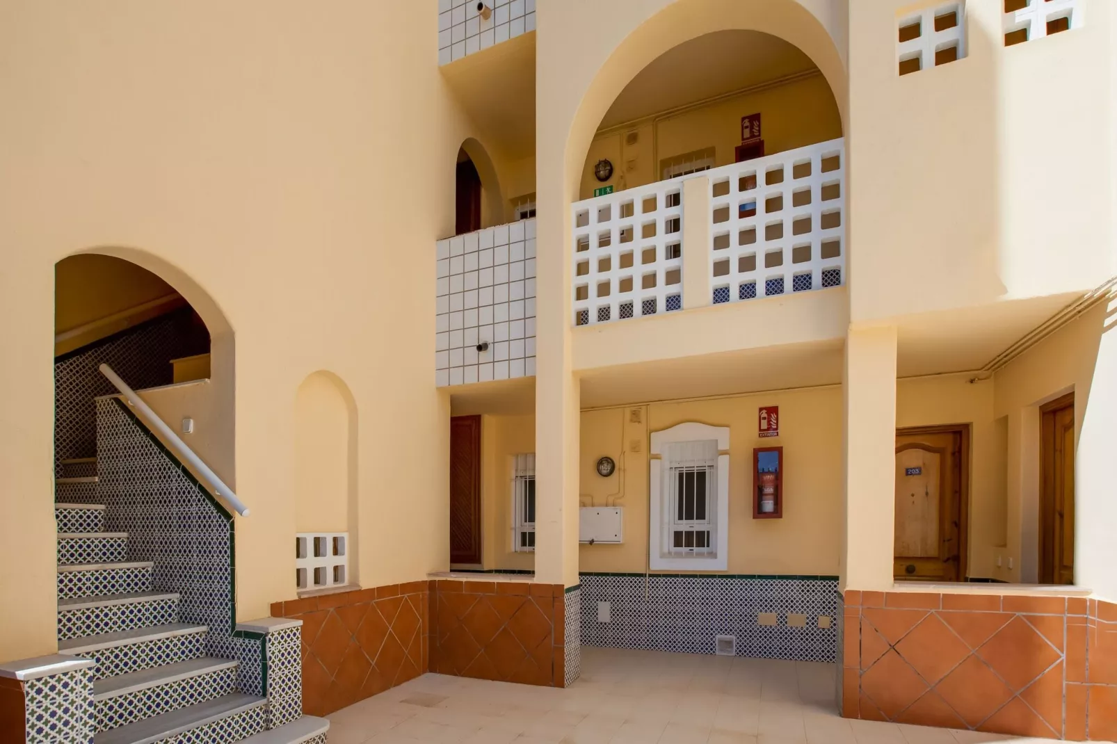 Macael Bajo 203-Reception hall