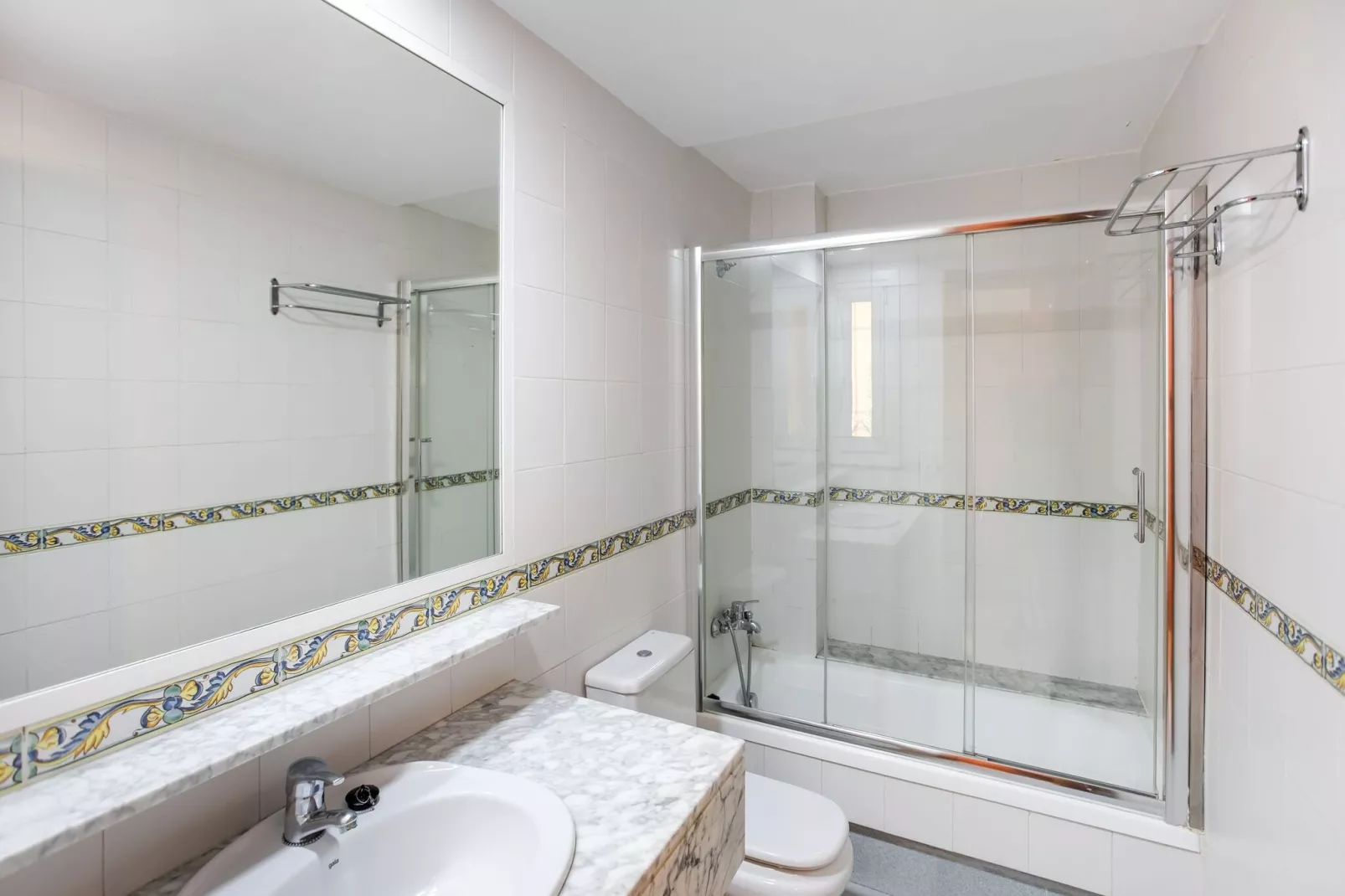 Macael Bajo 203-Bathroom