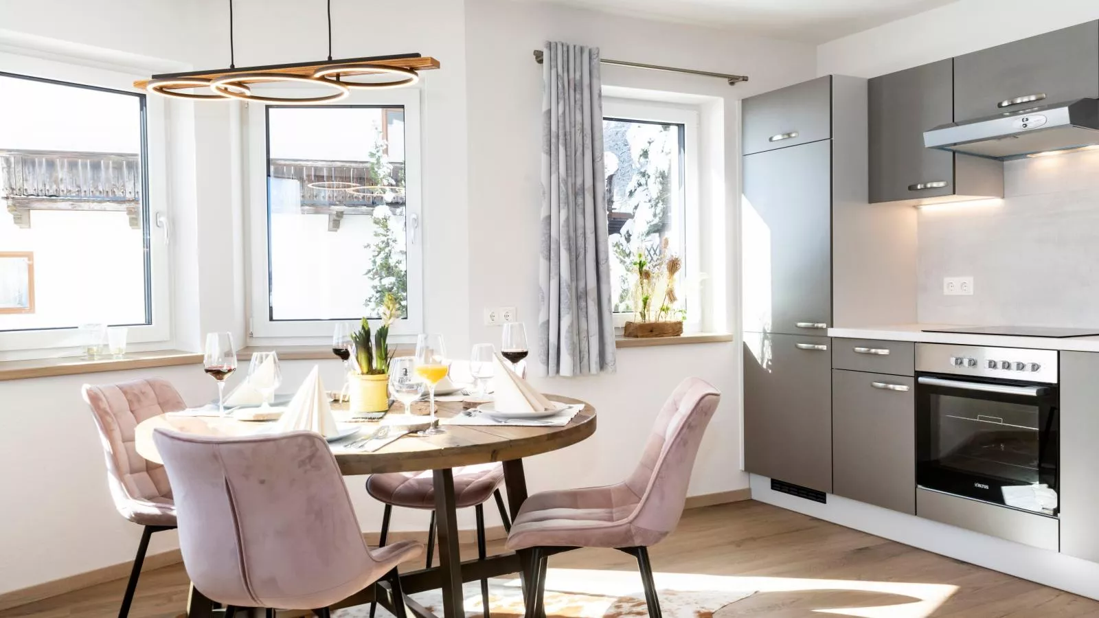 Tirolee Marchegg 1 OG Top 3-Esszimmer