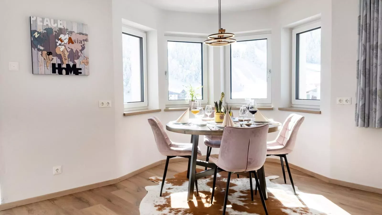 Tirolee Marchegg 1 OG Top 3-Esszimmer