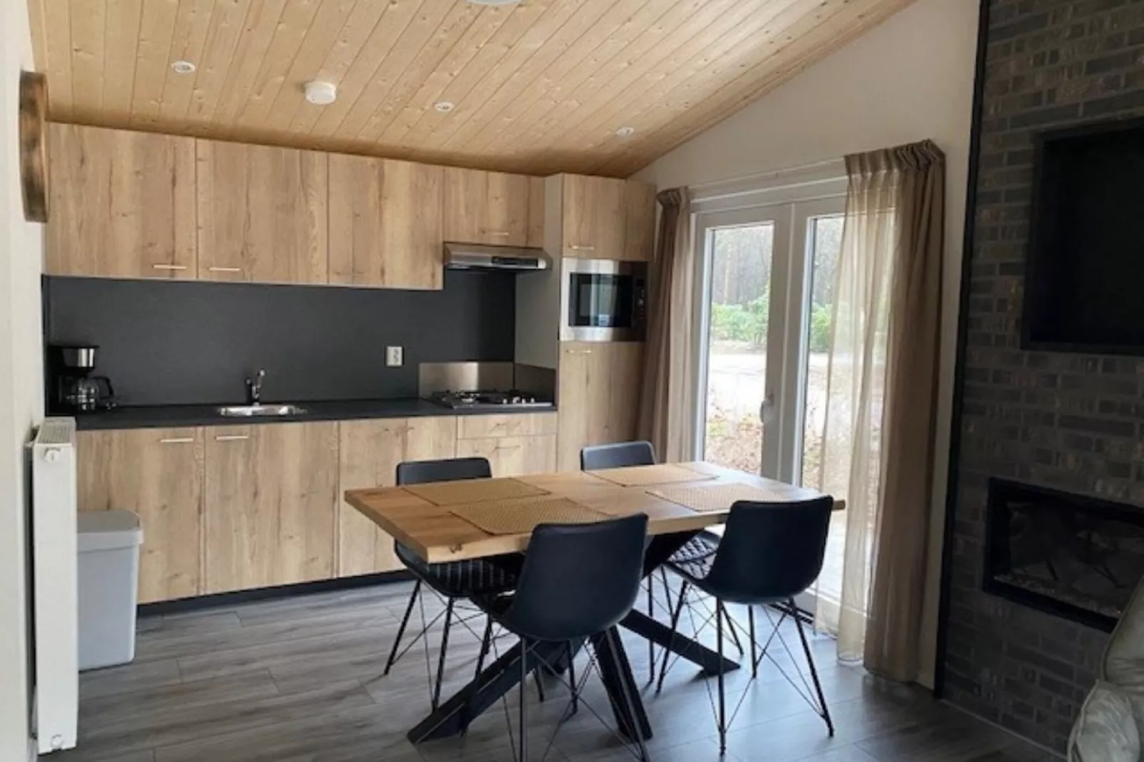 Vakantiepark De Rimboe & De Woeste Hoogte 21-Kitchen