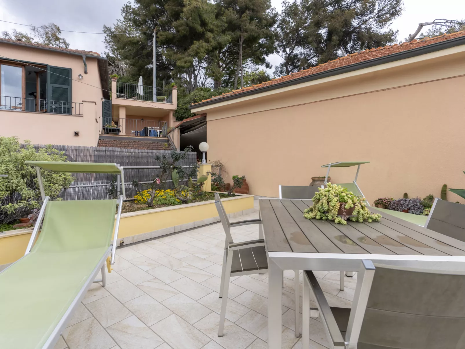 Terrazzo sul Mare-Outside