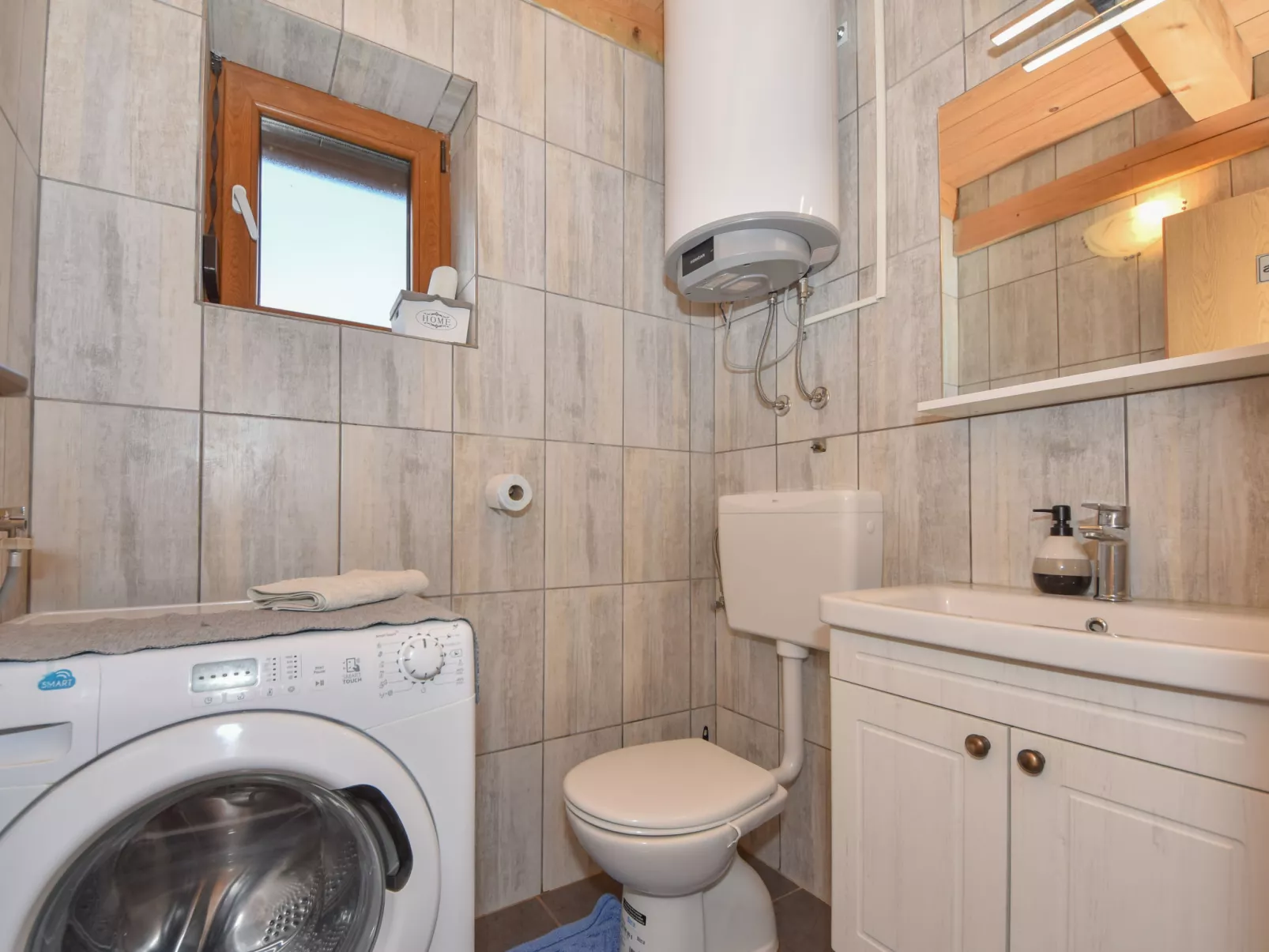 Vacation house Vrkljan-Inside