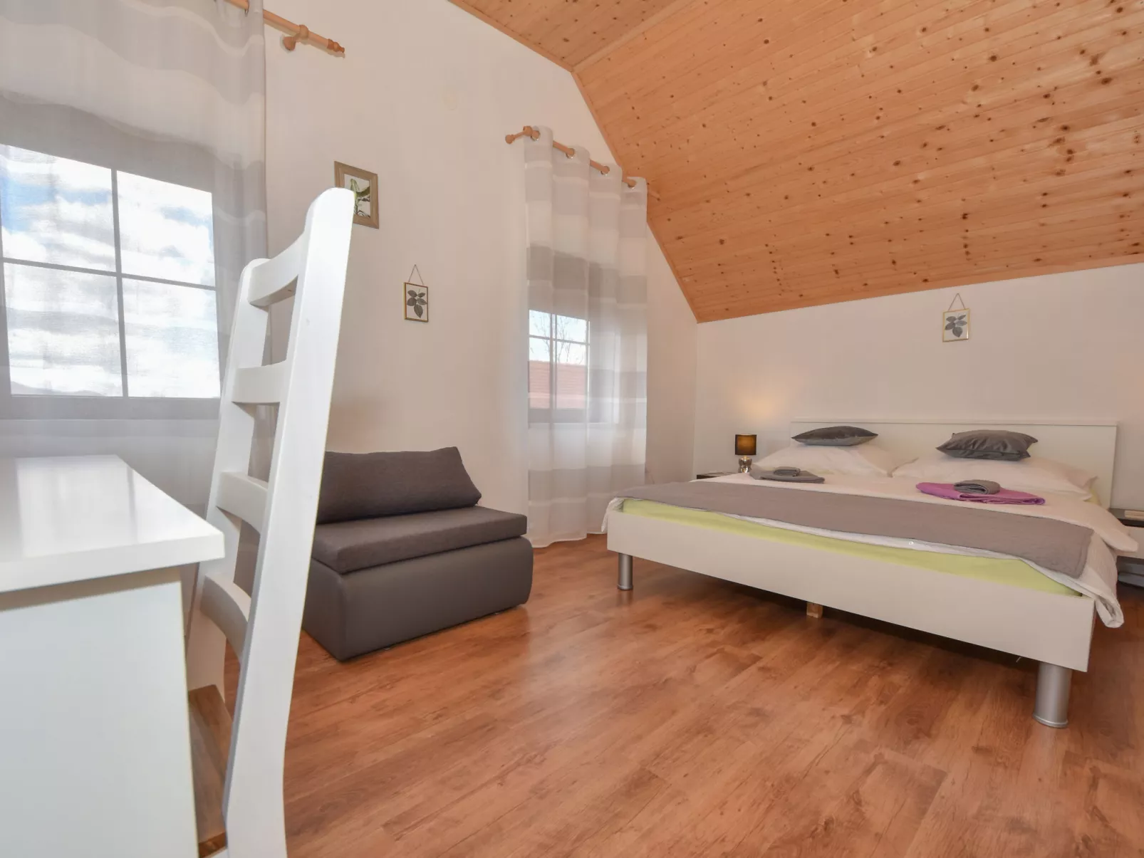 Vacation house Vrkljan-Inside
