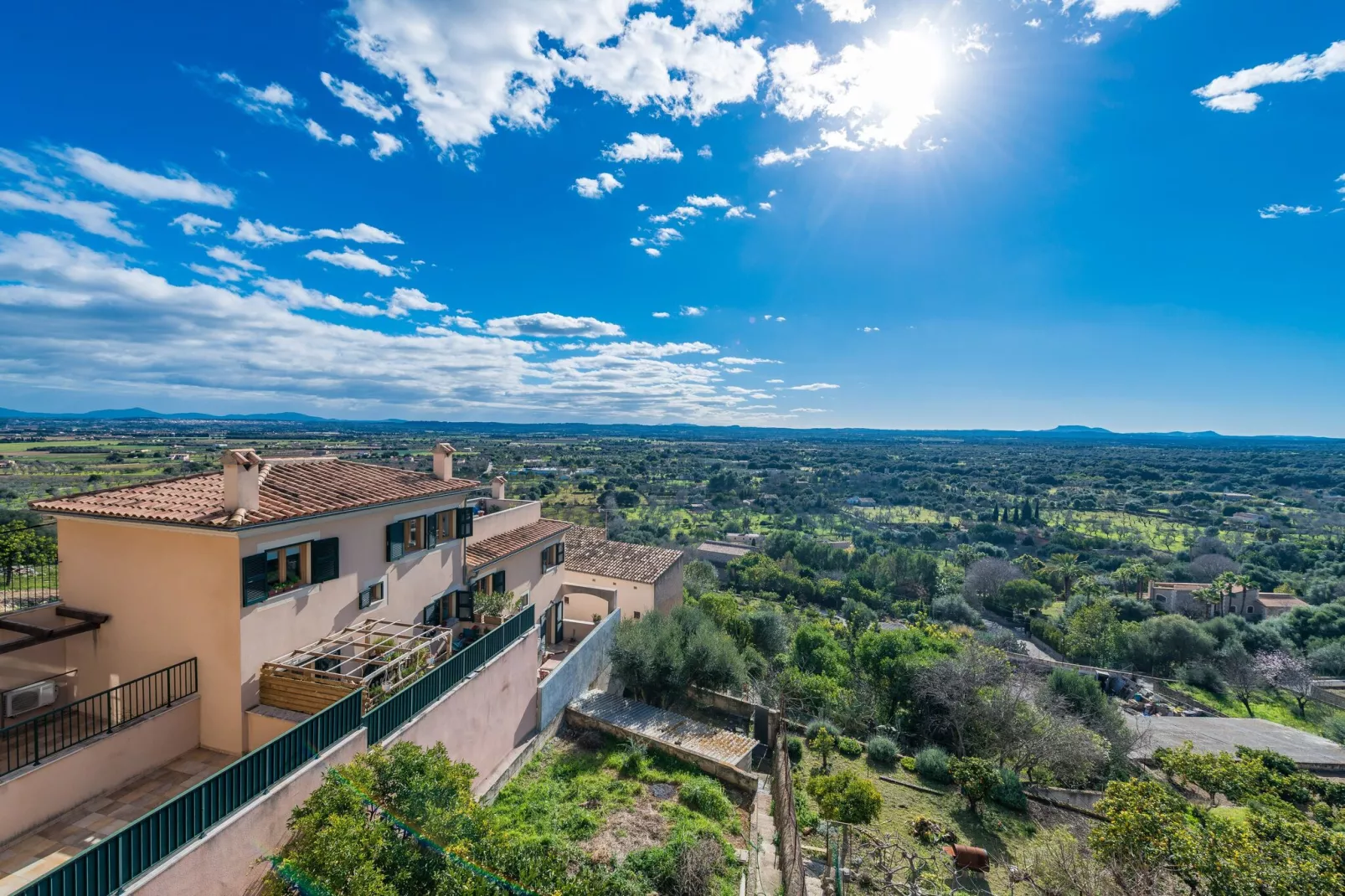 Biali-Exterior summer