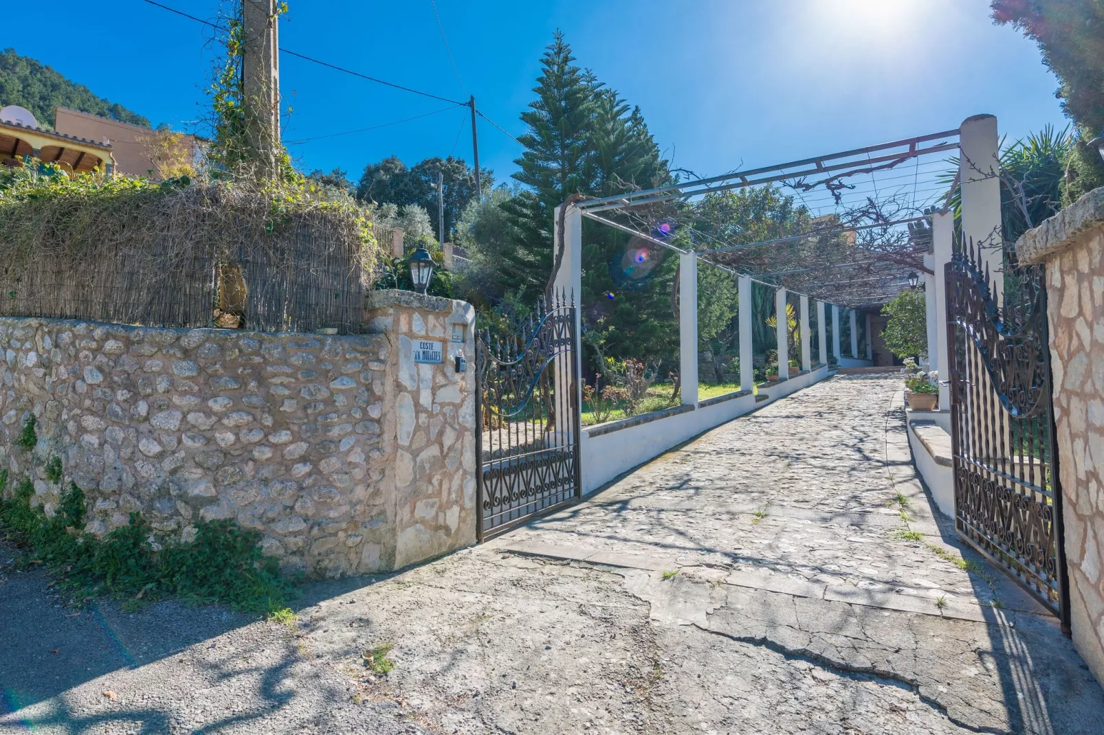 Coste Can Moragues-Exterior summer