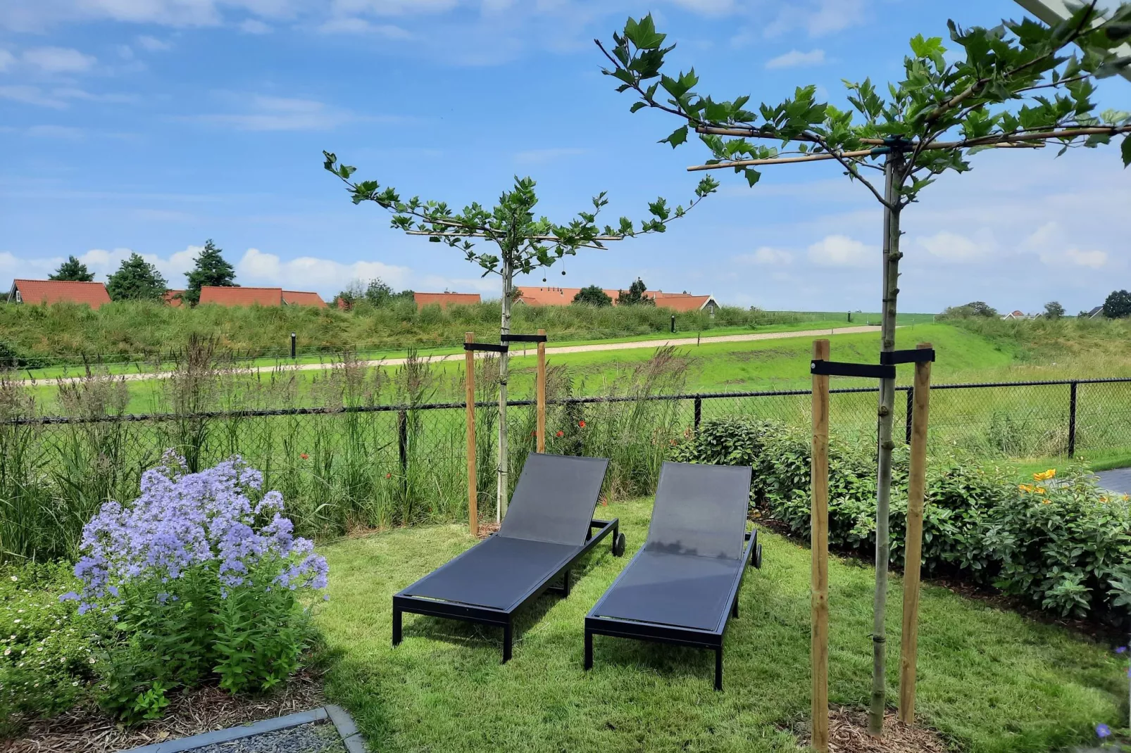 Water Resort Oosterschelde 83-Gardens summer