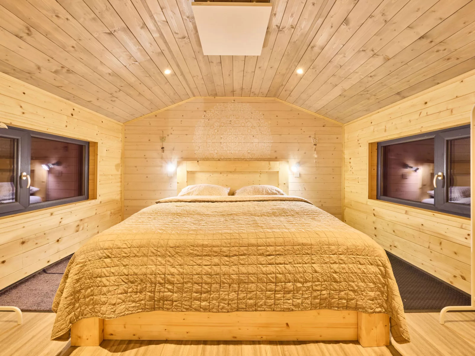 Luxe Timber Lodge & Yoga Loft-Inside