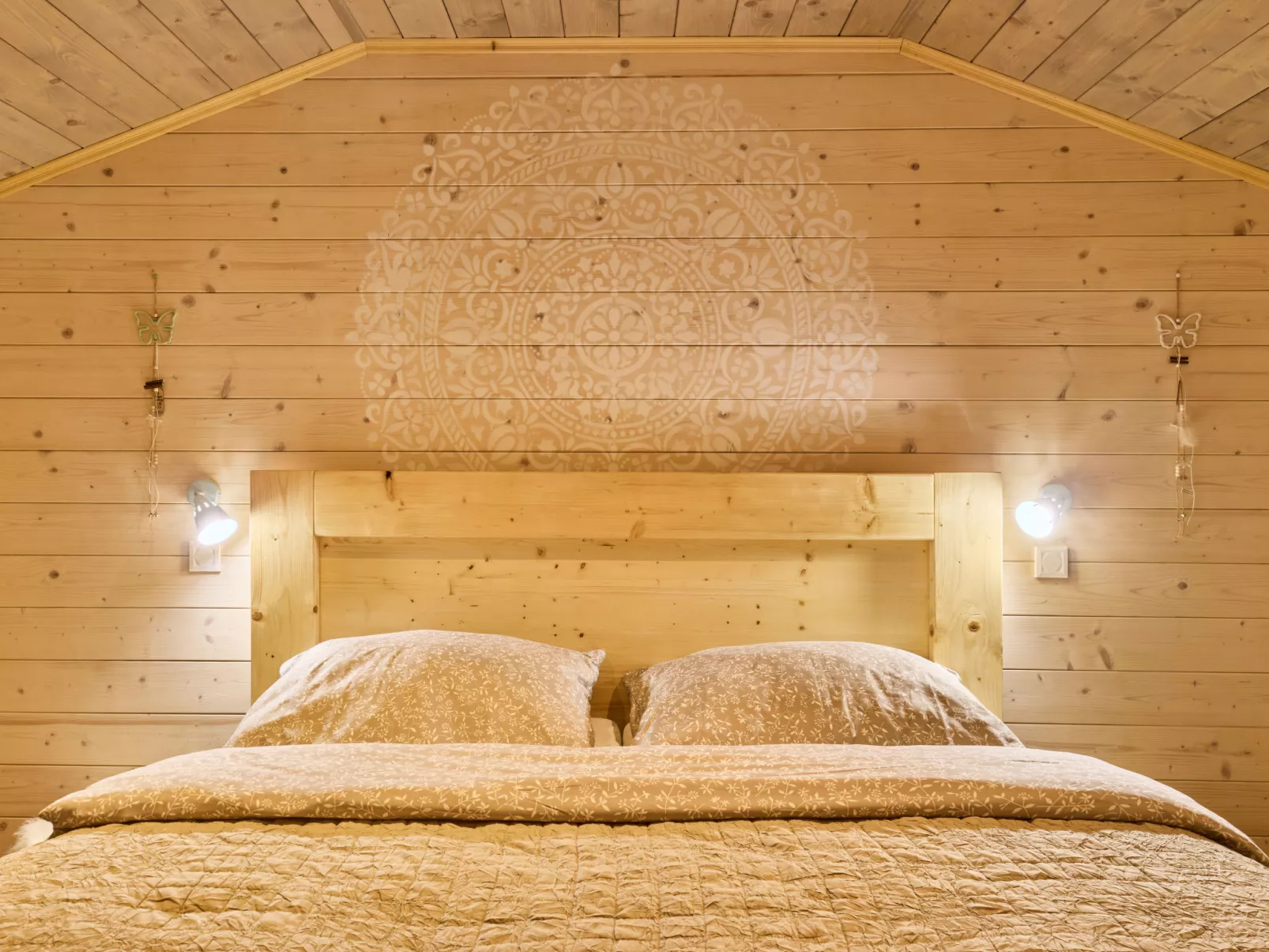 Luxe Timber Lodge & Yoga Loft-Inside