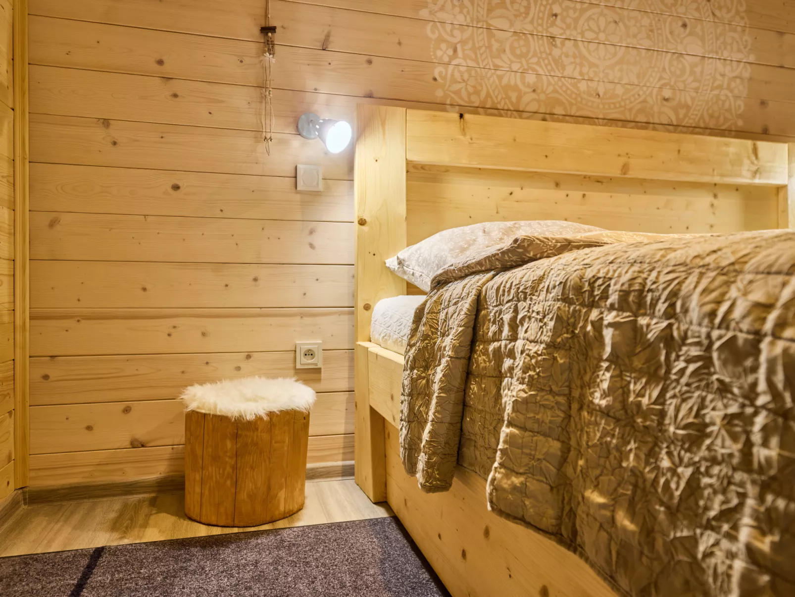 Luxe Timber Lodge & Yoga Loft-Inside