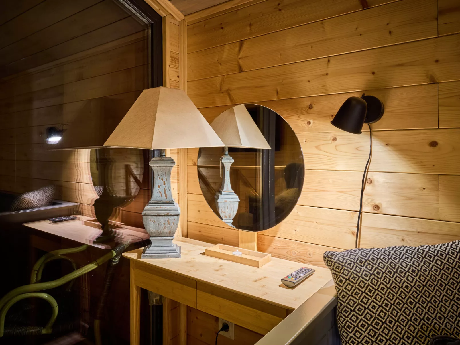 Luxe Timber Lodge & Yoga Loft-Inside