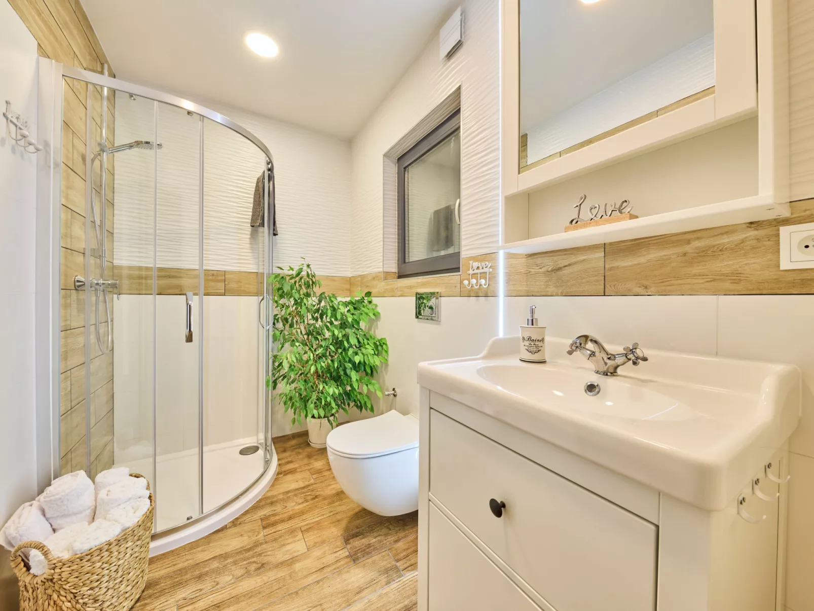 Luxe Timber Lodge & Yoga Loft-Inside