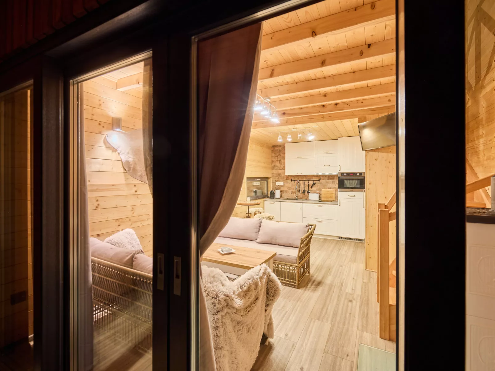 Luxe Timber Lodge & Yoga Loft-Inside