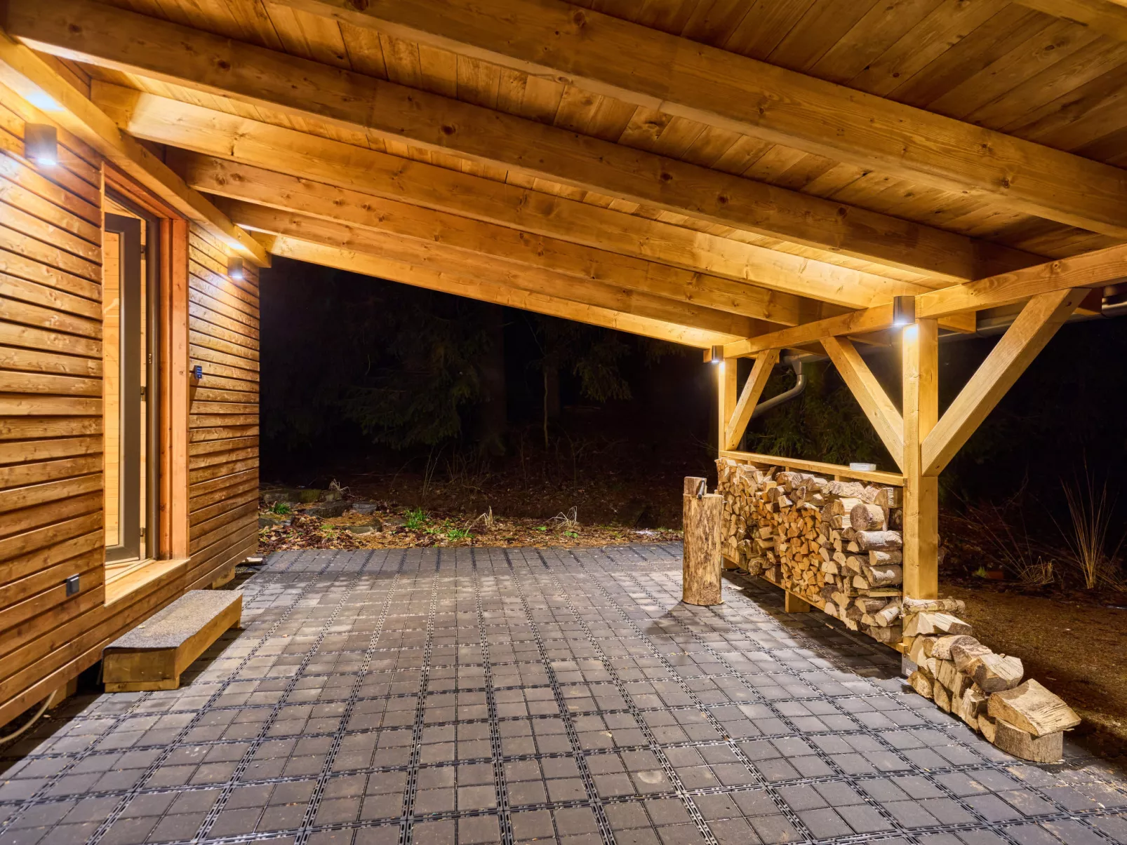 Luxe Timber Lodge & Relaxing Bath”-Outside
