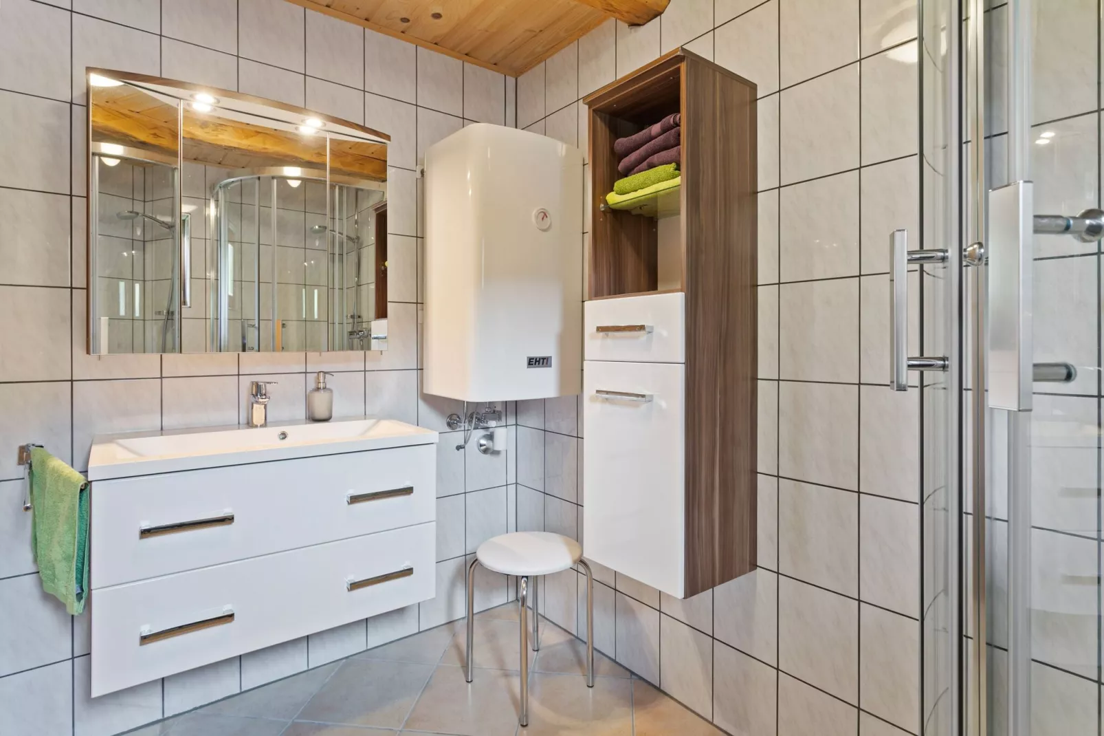 Haus Blocher-Bathroom
