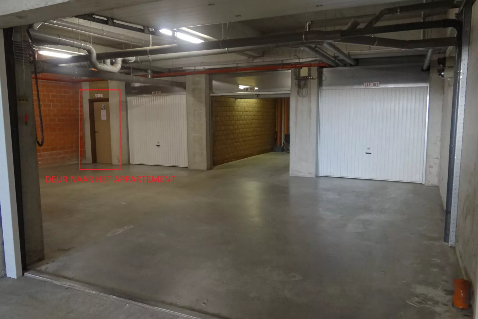 NEOPORTUS III / 75A 0402  garage-Facilities