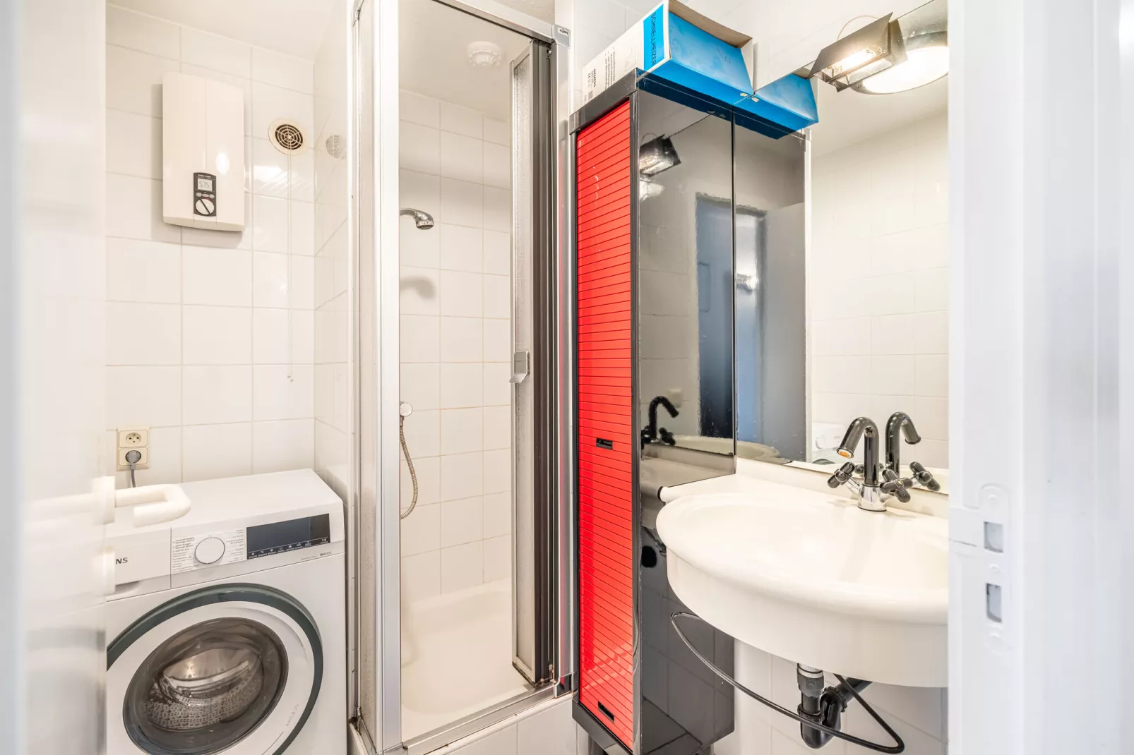 PLAZA X/X13-Bathroom