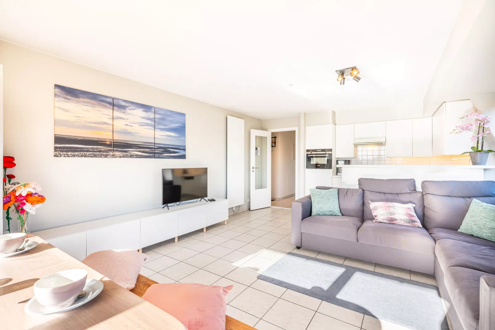 PLAZA Z/Z24-Living room