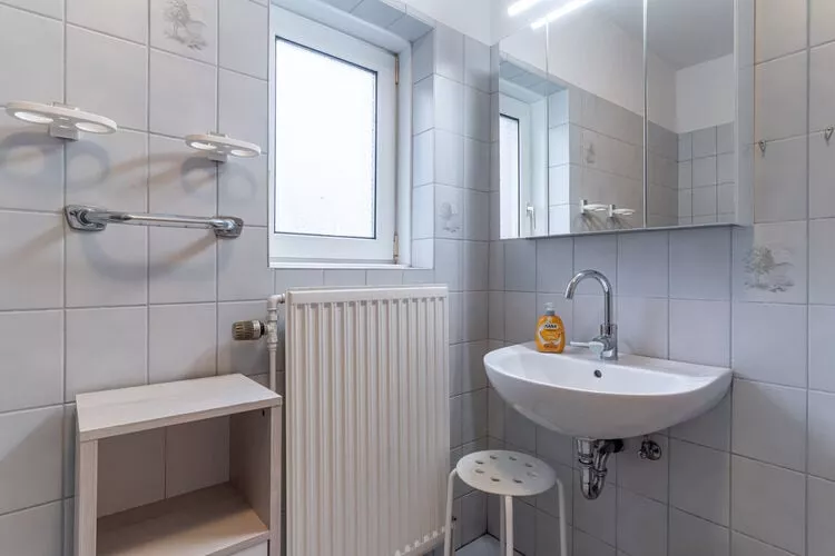 Strand-Grasnelke-Bathroom