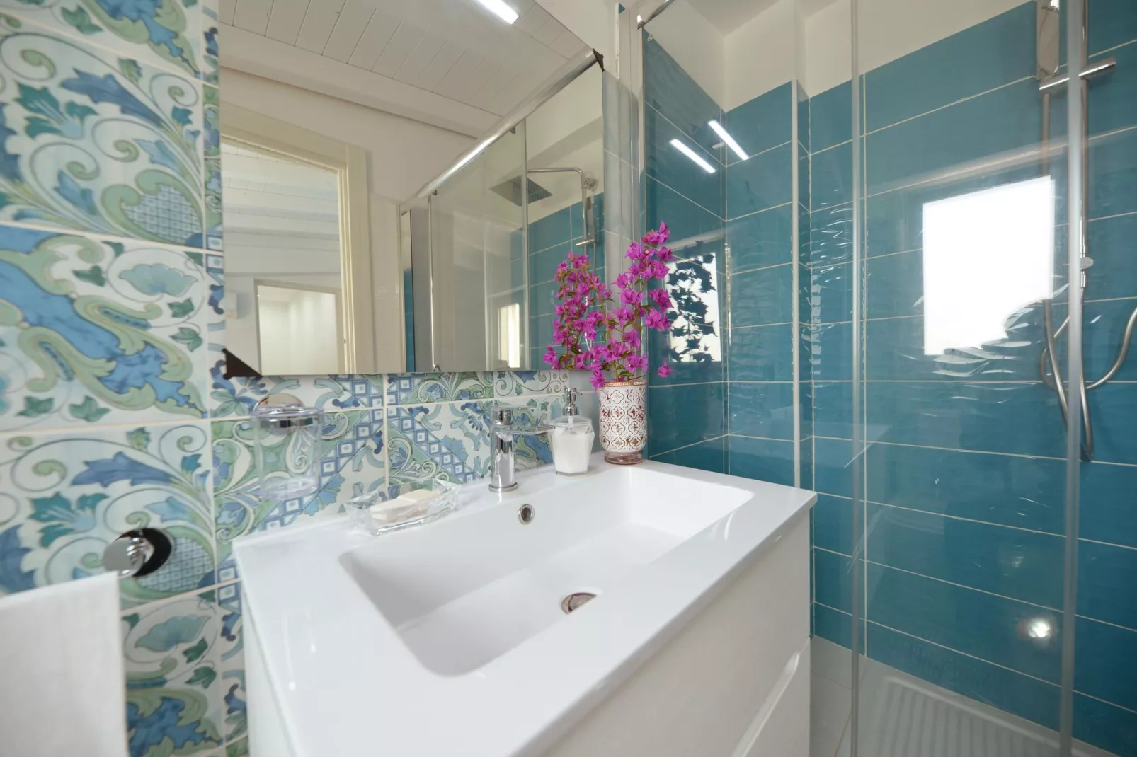 Villa Principe Flo mit Privatpool-Salle de bain