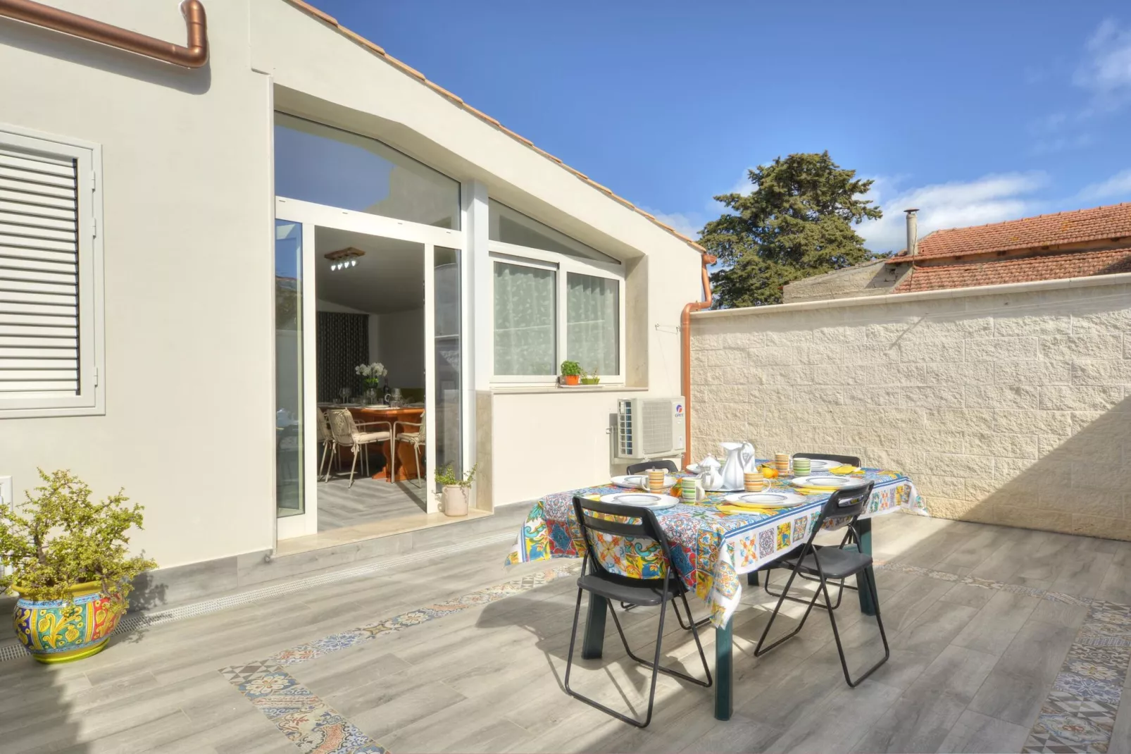 Villa Principe Flo mit Privatpool-Balcon-terrasse
