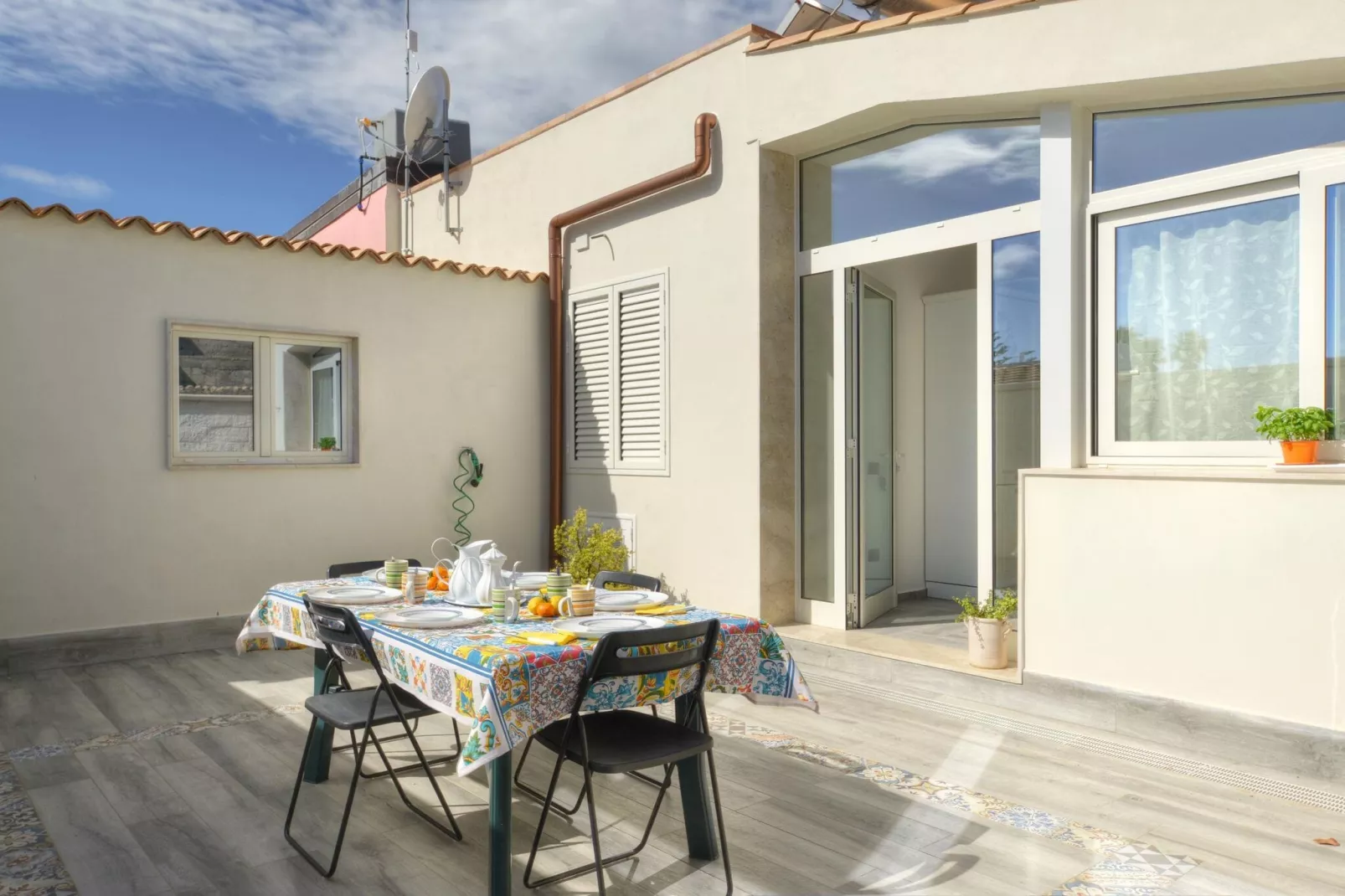 Villa Principe Flo mit Privatpool-Balcon-terrasse