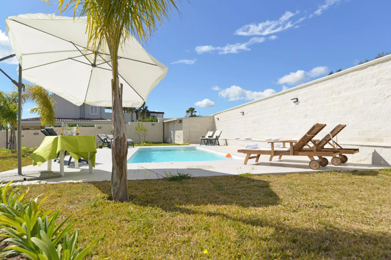 Villa Principe Flo mit Privatpool-Piscine