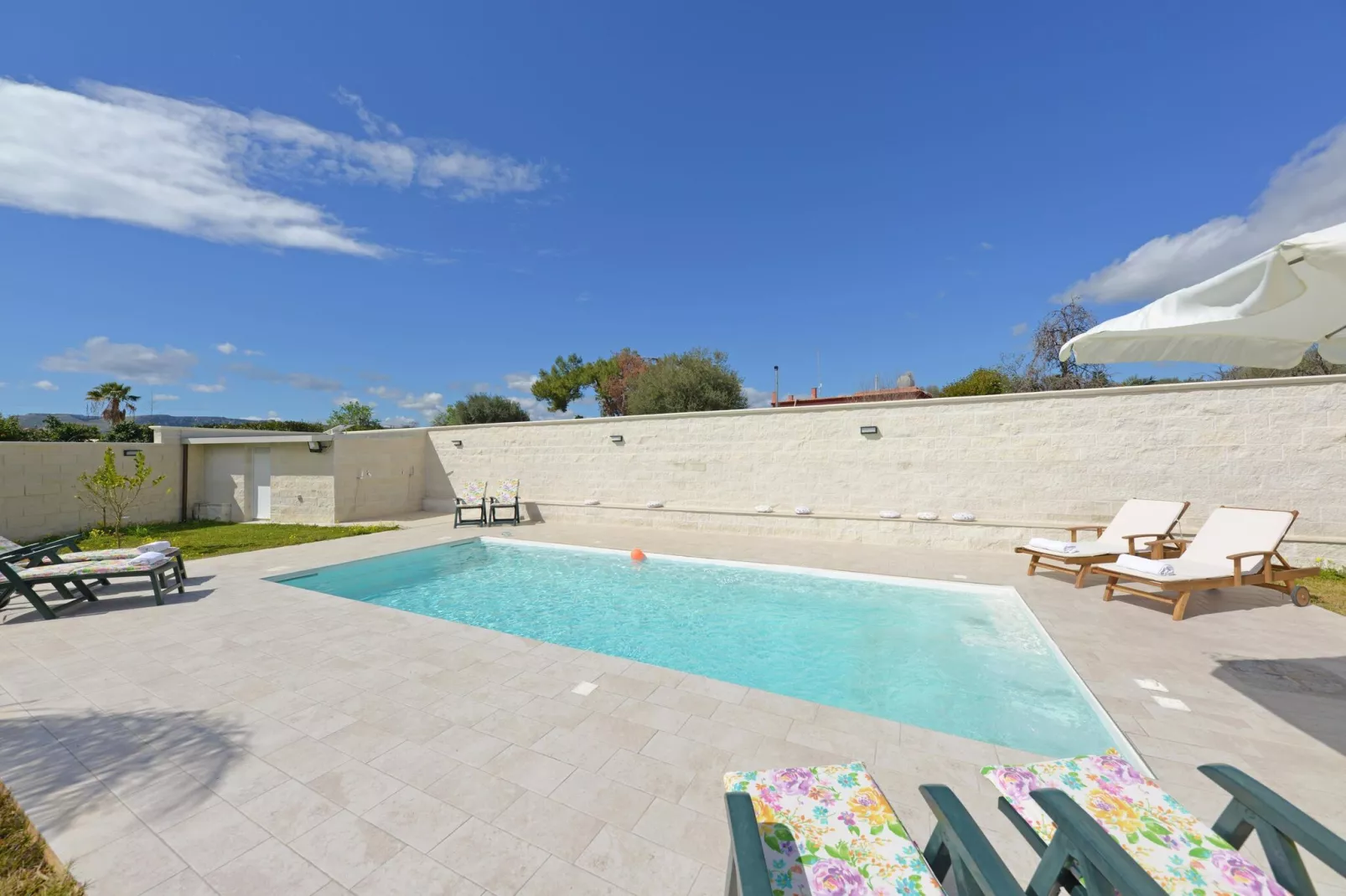 Villa Principe Flo mit Privatpool-Piscine