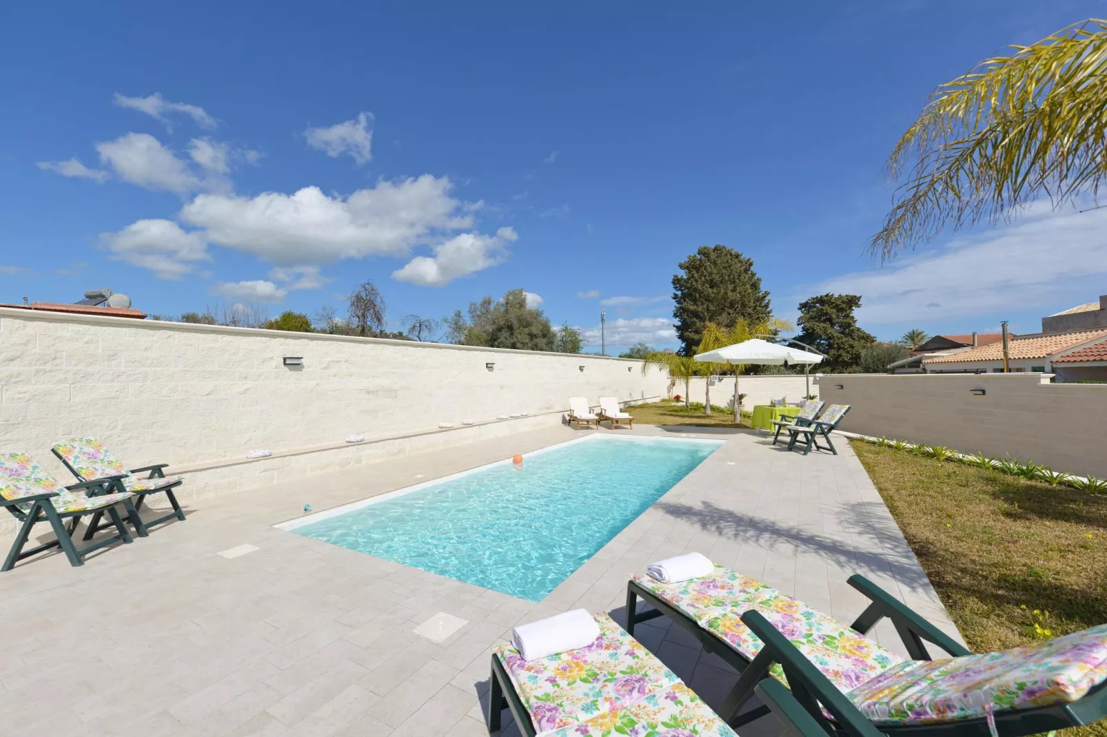 Villa Principe Flo mit Privatpool-Piscine