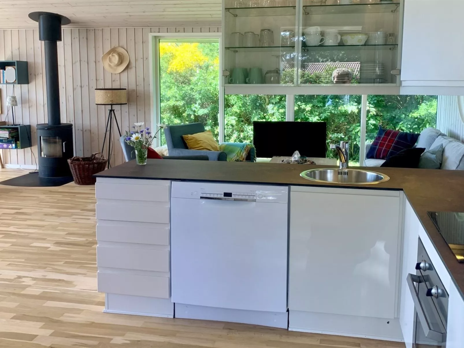 "Stygg" - 400m from the sea-Inside
