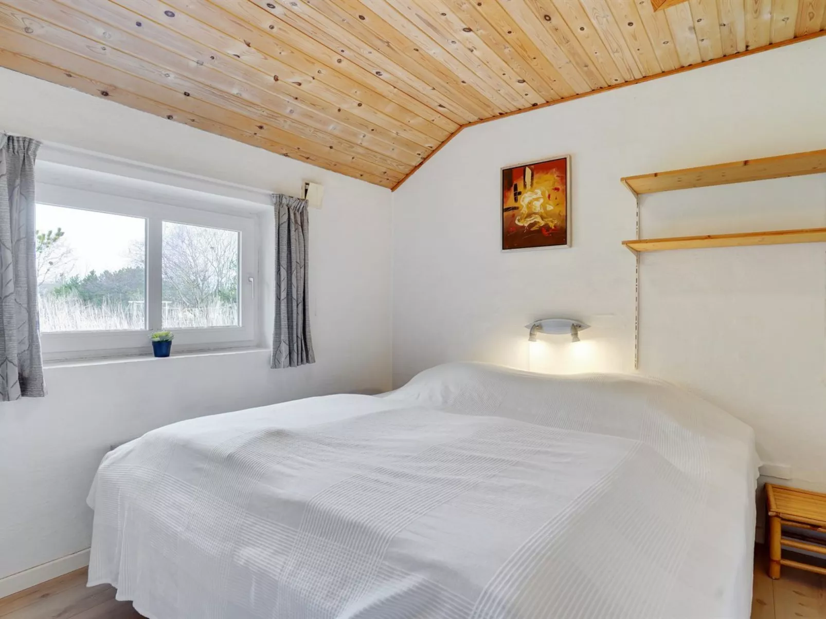 "Botulf" - 3.8km from the sea-Inside