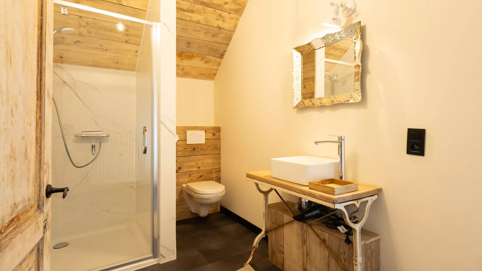 Maison Cuberdon-Badezimmer