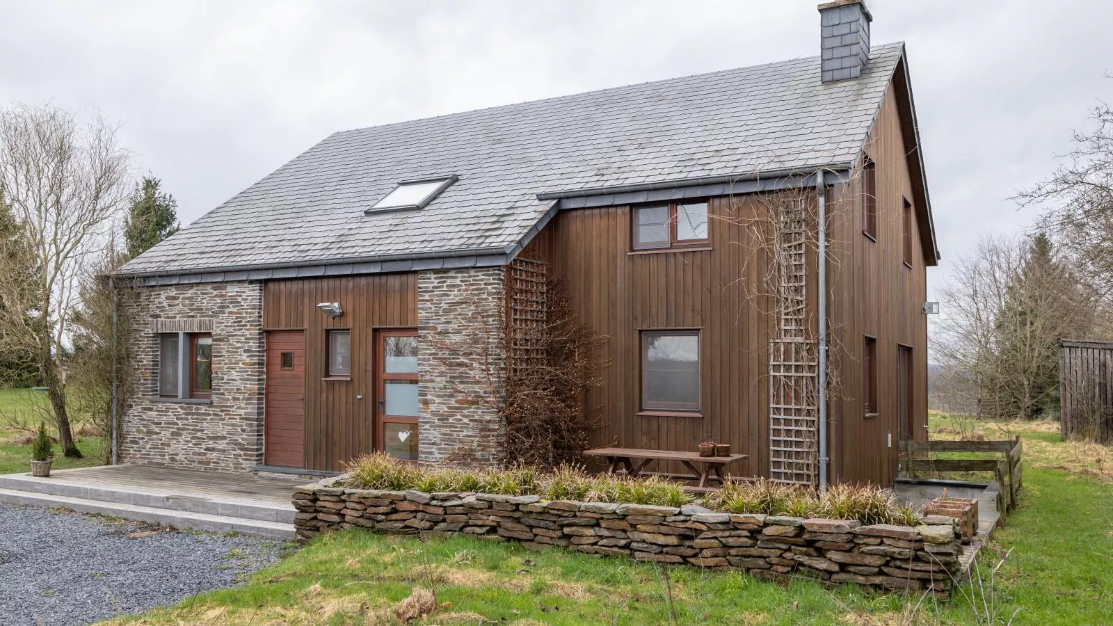 Vakantiehuis Wilogne-Exterior winter