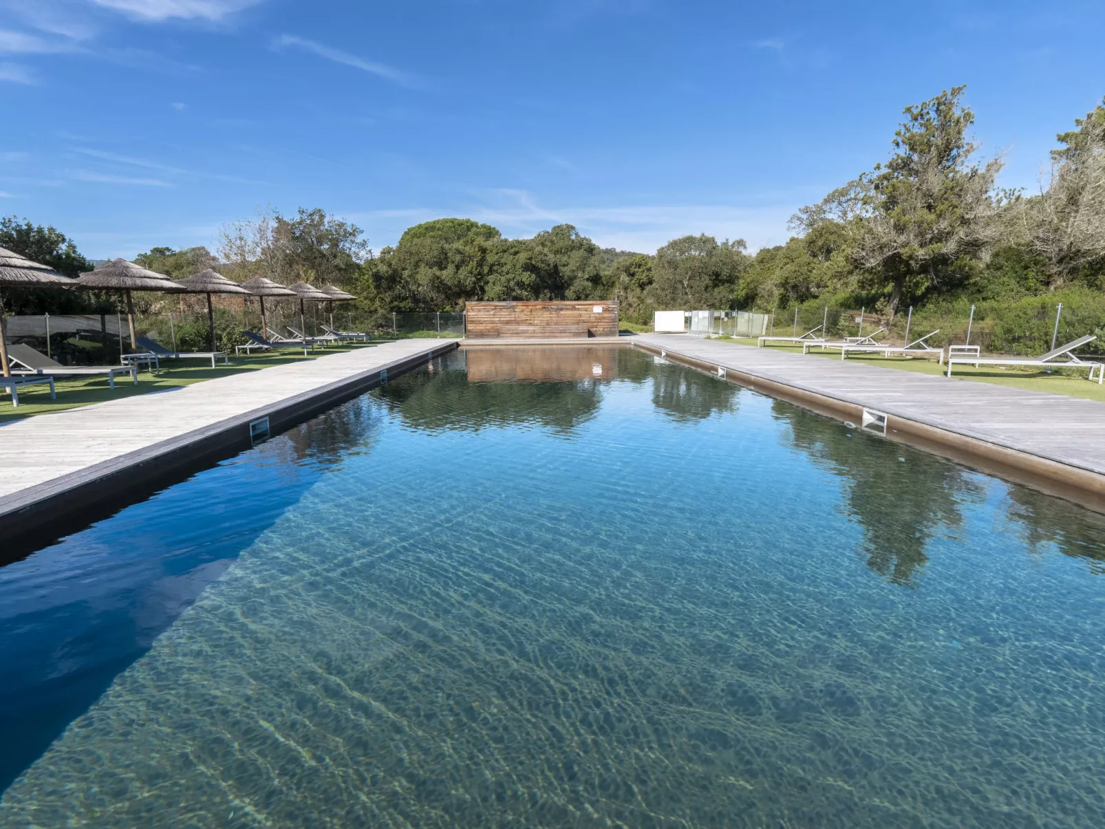 Cala Sultana-Outside
