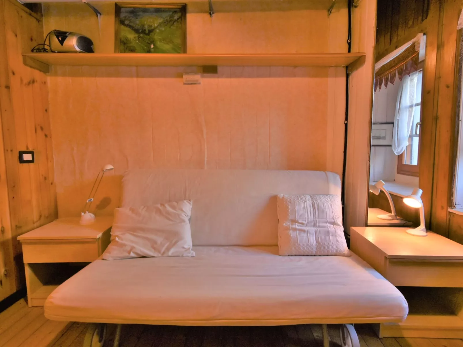 Don Romeo Mountain Flat-Inside
