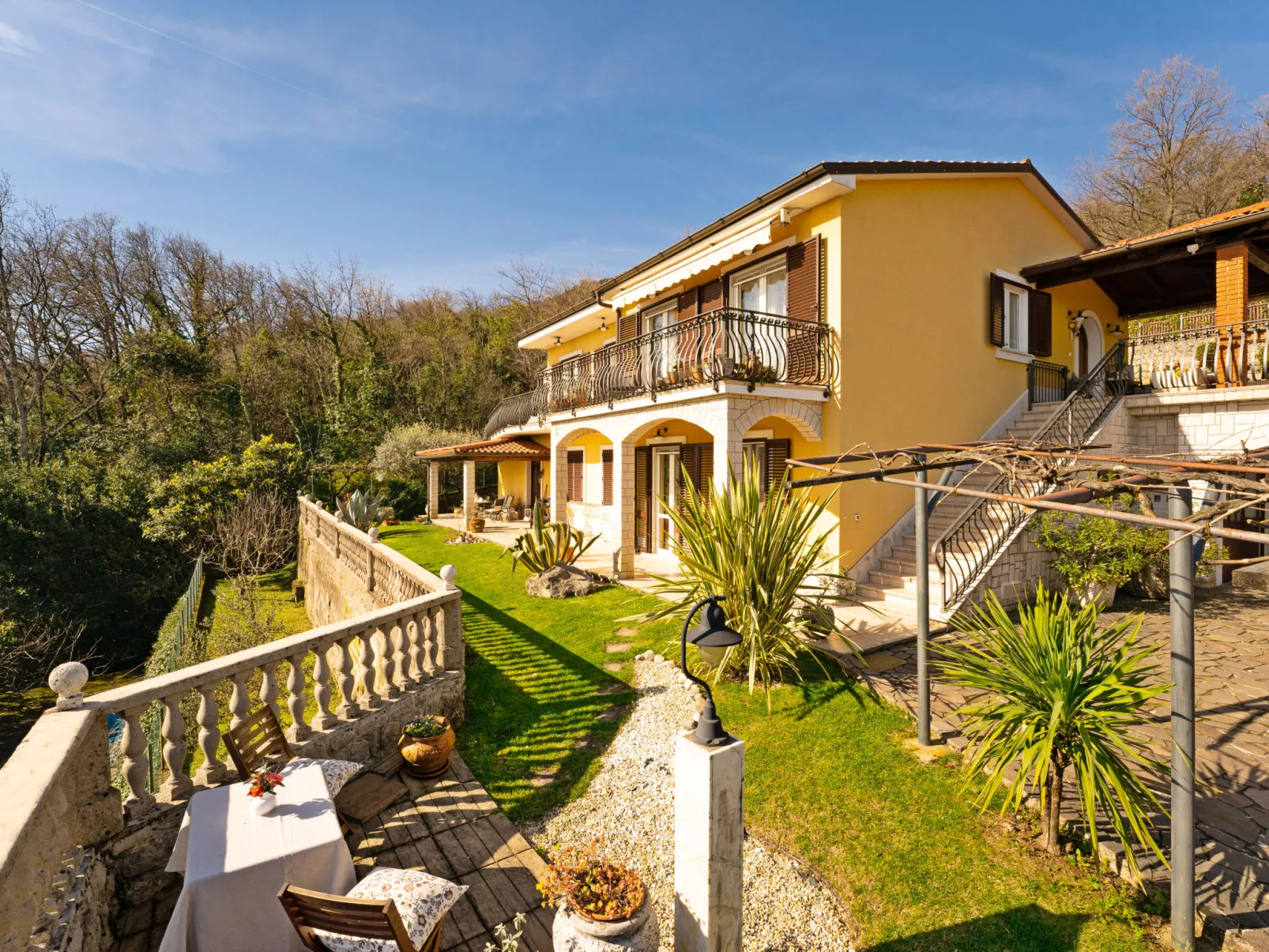 Villa Valy-Outside