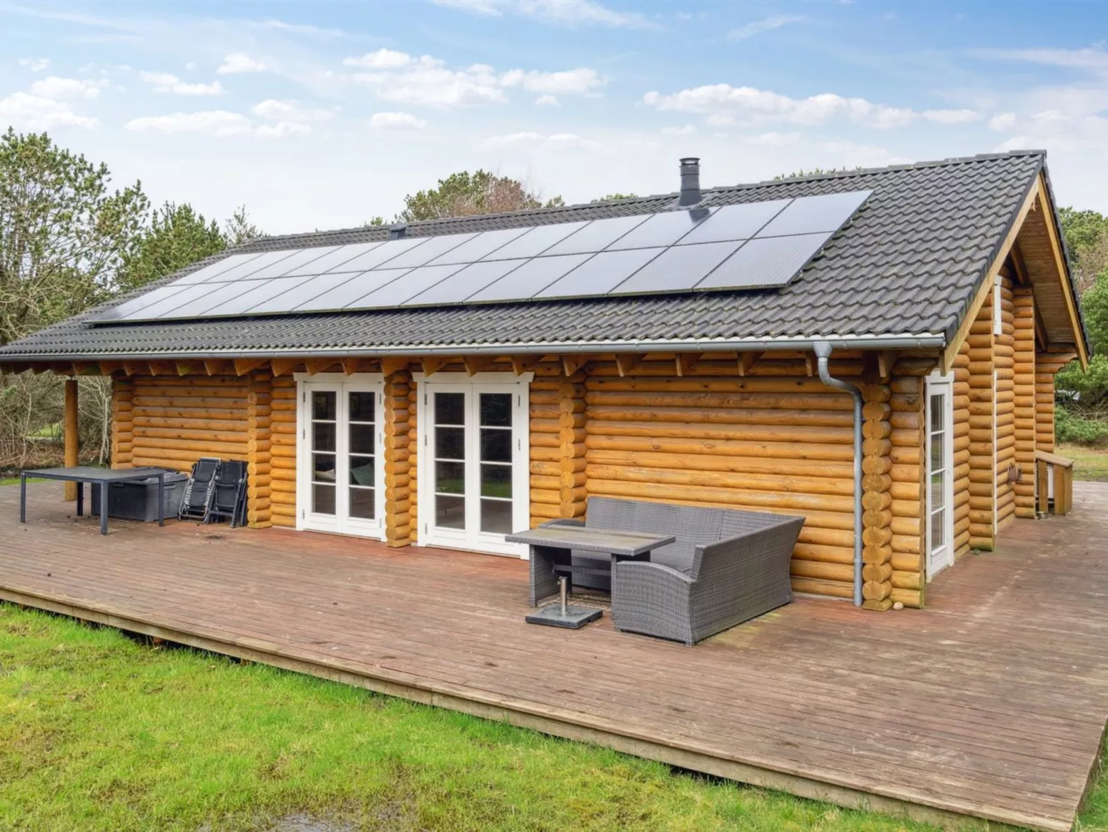 "Luzy" - 1km from the sea-Outside