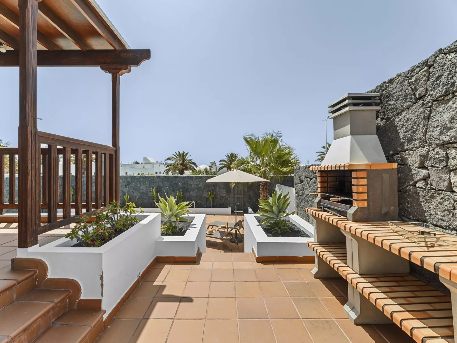 Villa Rosa-Outside