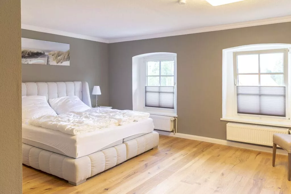 265753-Bedroom