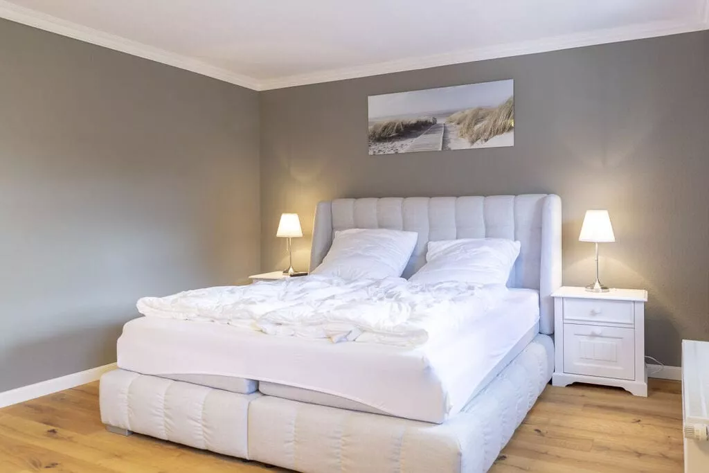 265753-Bedroom