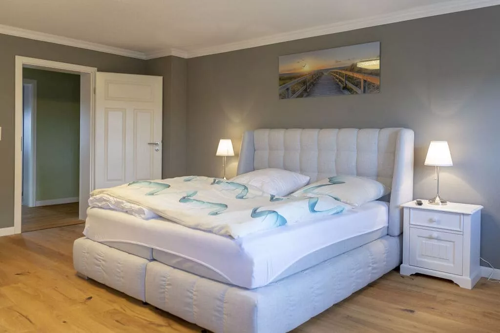 265753-Bedroom