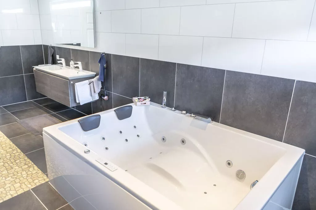 265753-Bathroom