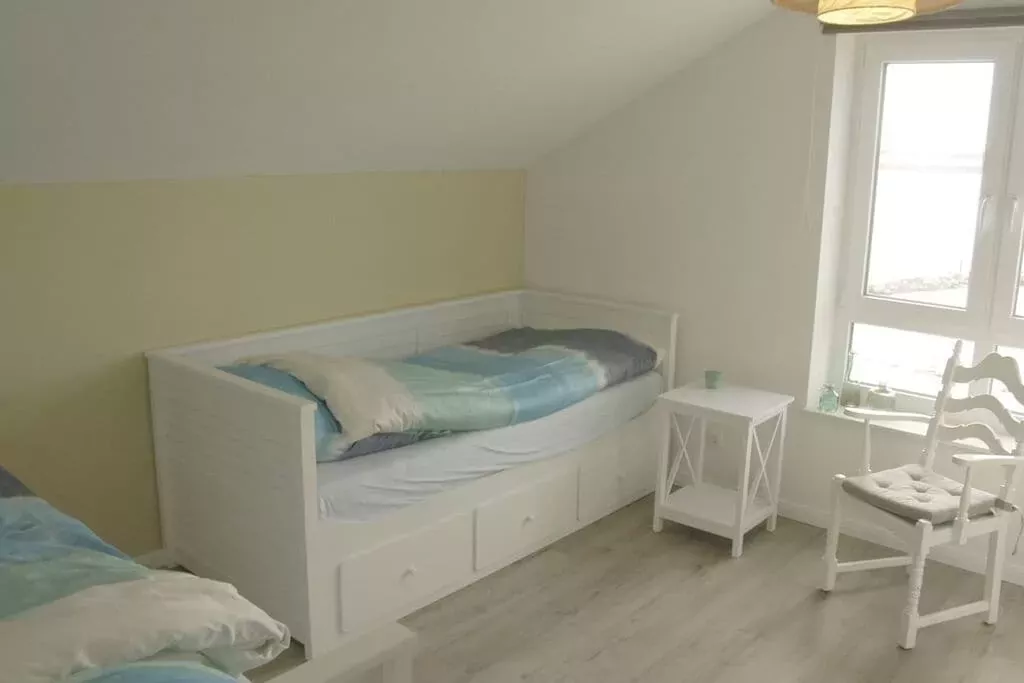 106564-Bedroom