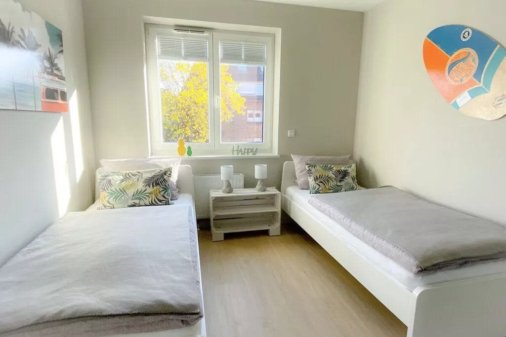 272886-Bedroom